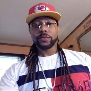 Meet your Posher, Derron